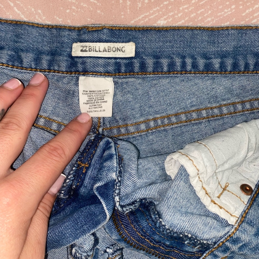 BILLABONG SHORTS 💗 - Picture 4 of 4